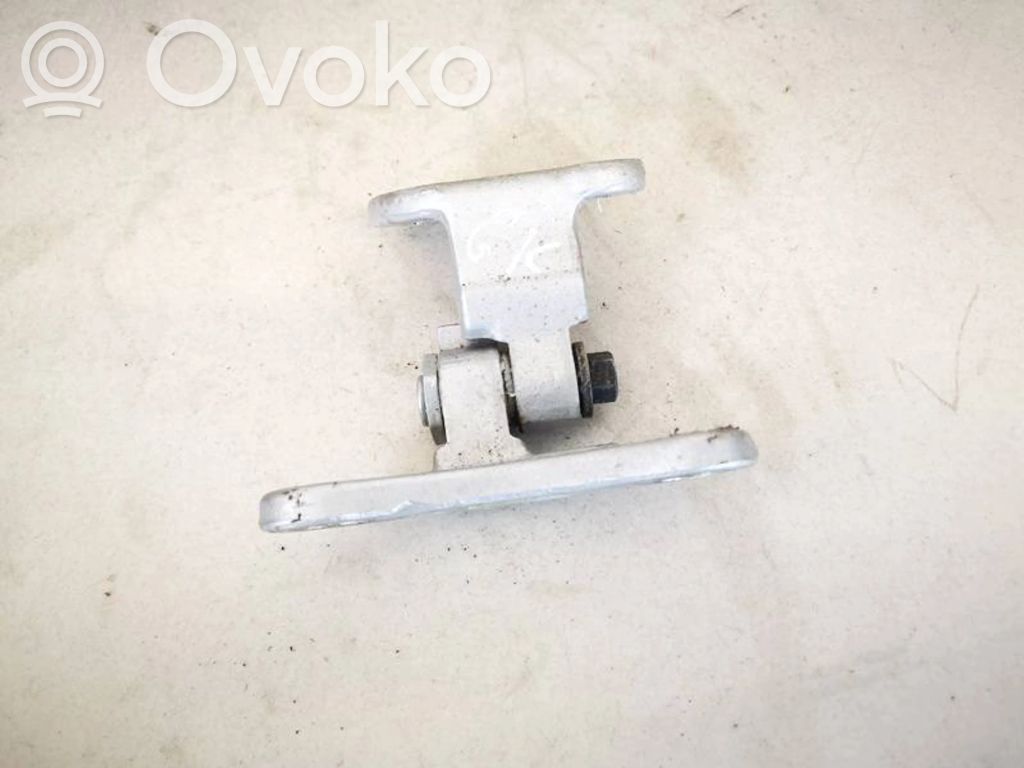 Volvo V50 Takaoven alasarana 