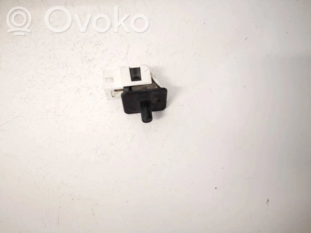 Sensor de la puerta delantera   2028209410,2028209410