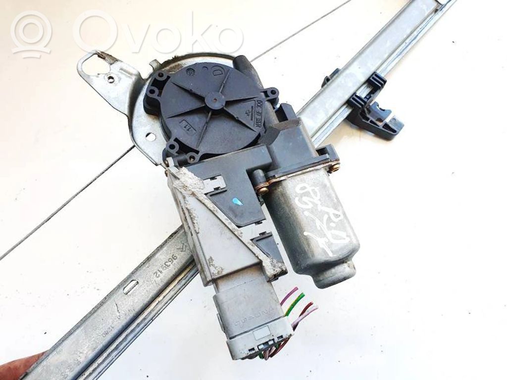 Citroen C3 Front door window regulator motor 