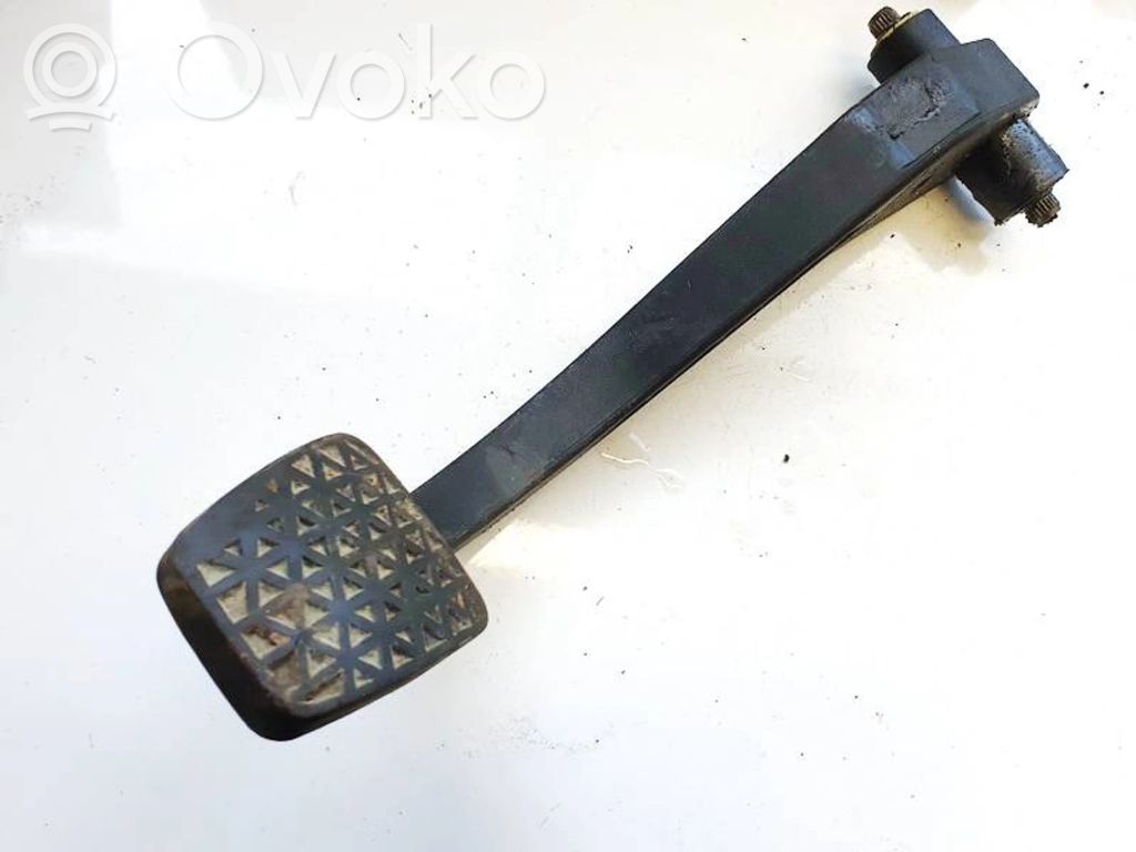 Opel Astra H Clutch pedal 