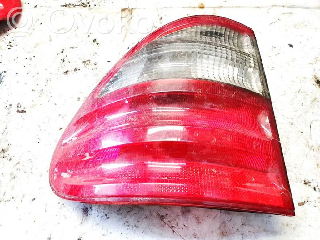 Mercedes-Benz E W210 Luci posteriori 