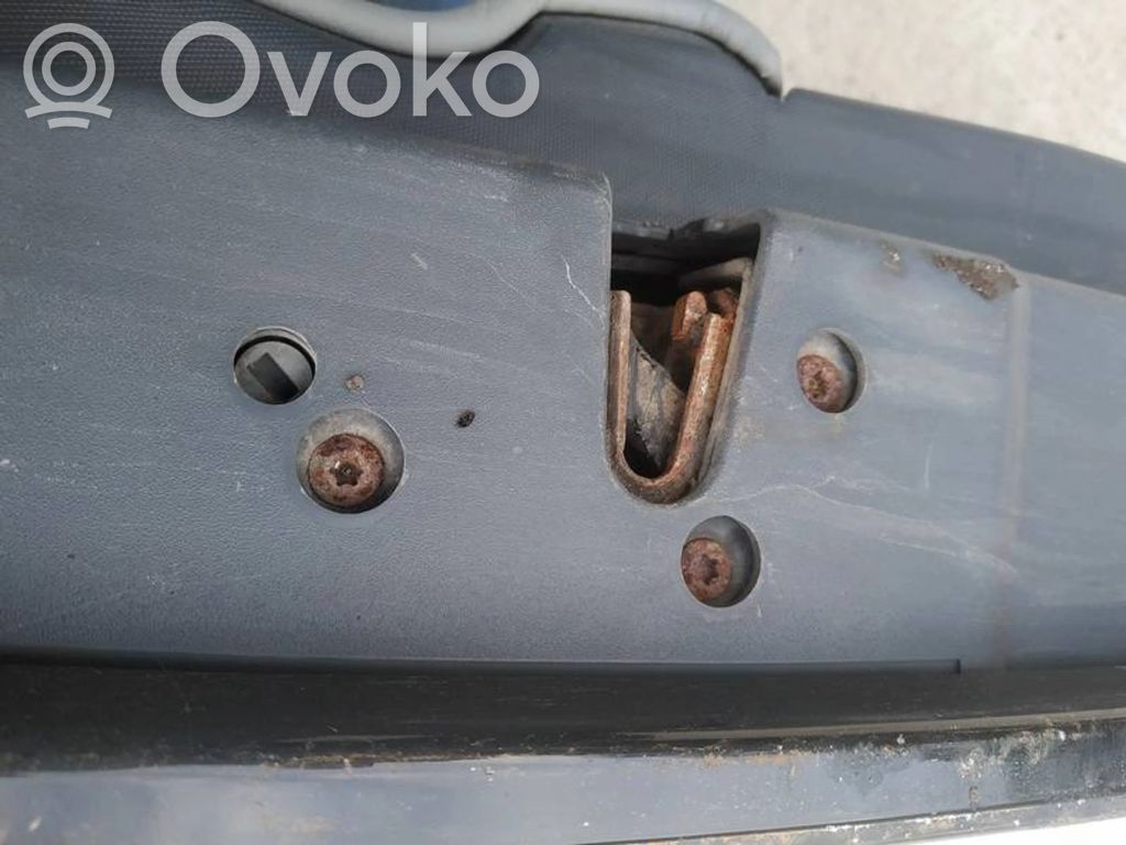 Cerradura de puerta trasera