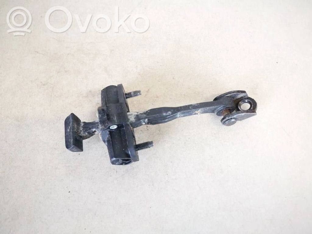 Ford Fiesta Etuoven pidätin 