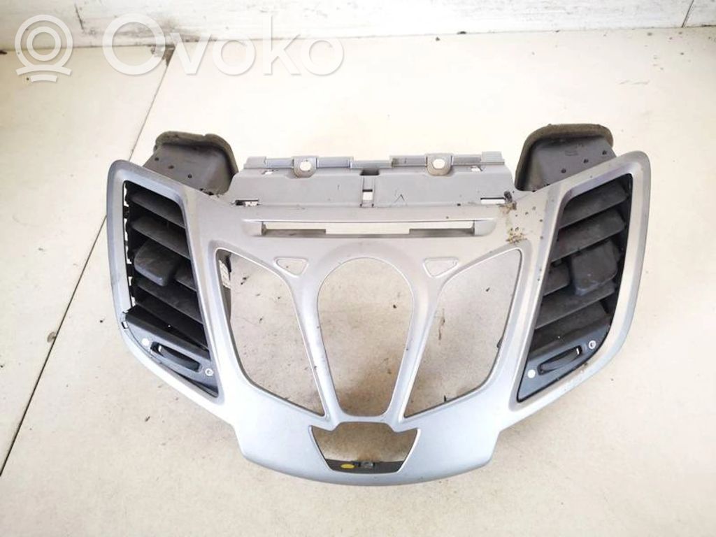 Ford Fiesta Rejilla de ventilación central del panel