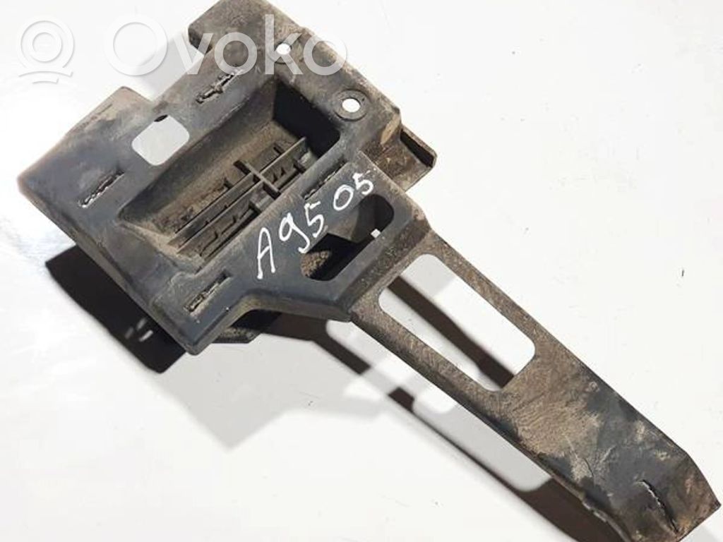 Renault Espace III Rear bumper mounting bracket 