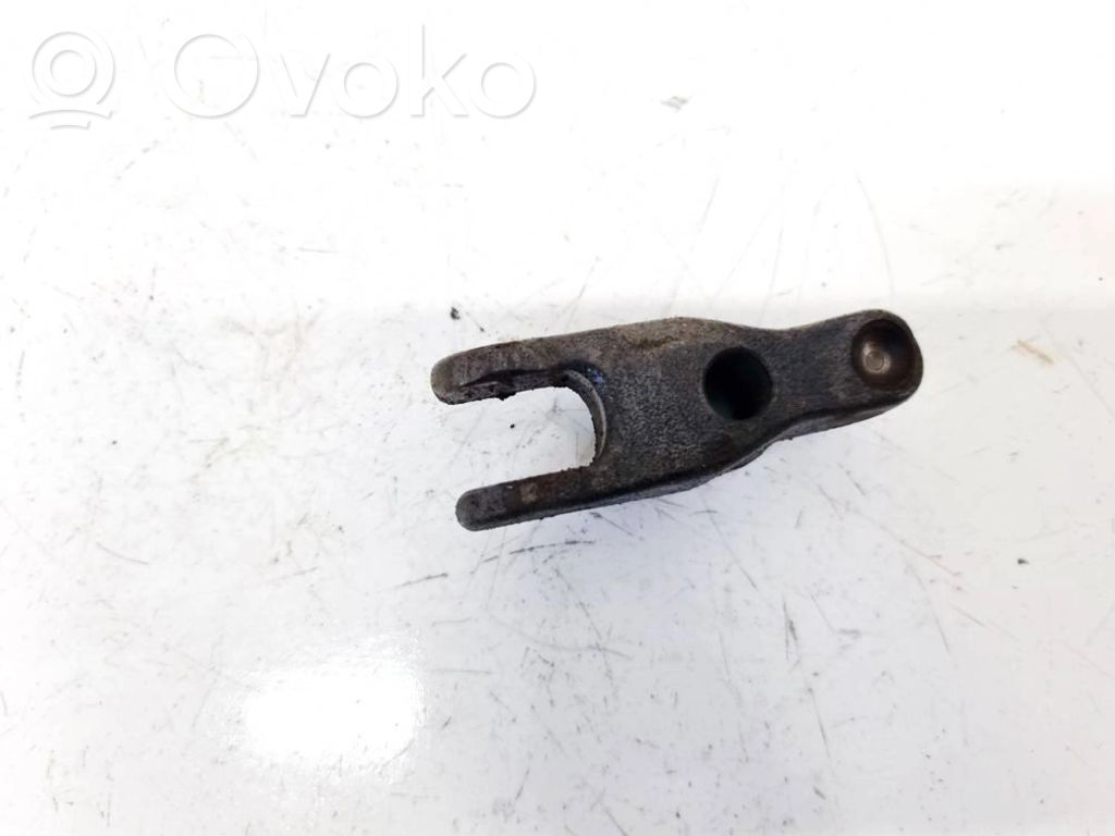 Abrazadera del inyector de combustible