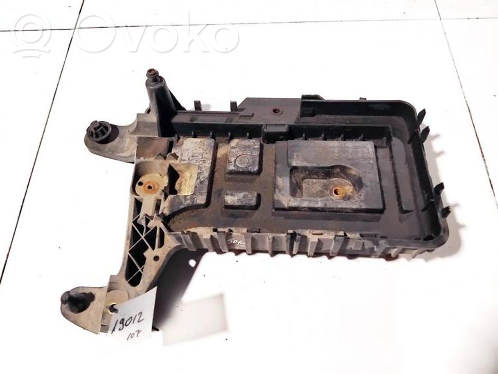 Volkswagen Touran II Couvercle de boîtier de batterie
