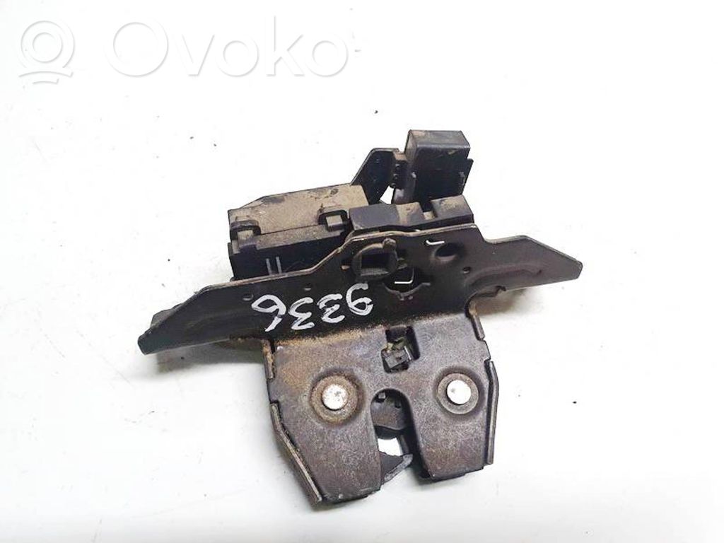 Opel Astra J Serrure de loquet coffre