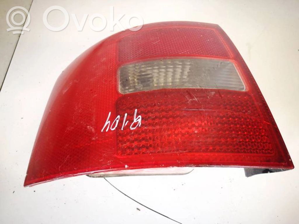 Luz trasera/de freno   4B9945095F,4B9945095F