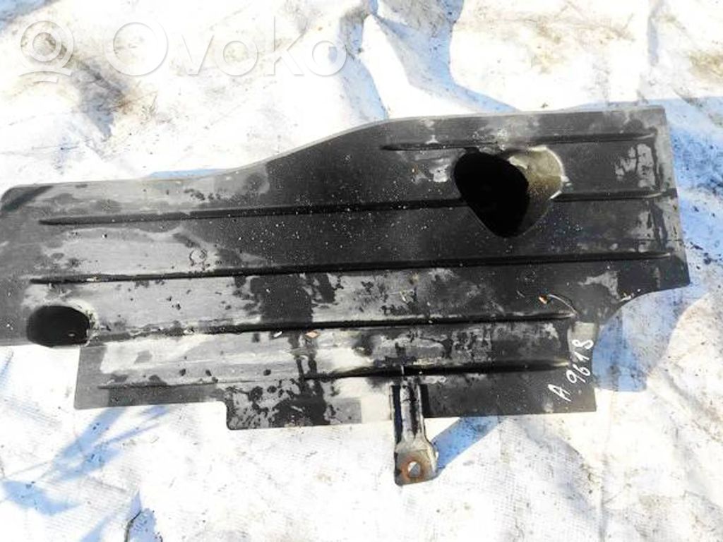 Ford Focus Placa protectora/protector antisalpicaduras motor 