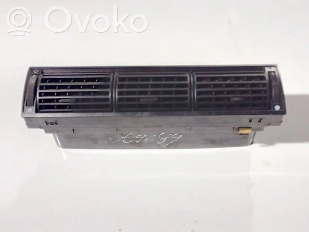 Grille d'aération centrale   4A1820951,4A1820951