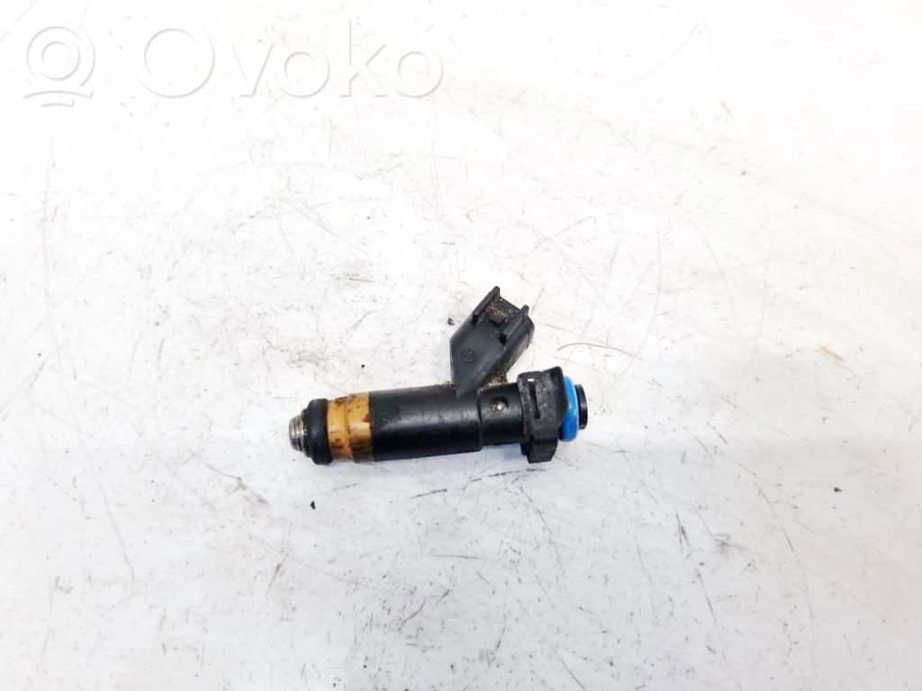 Chrysler 300M Polttoainesuutin 