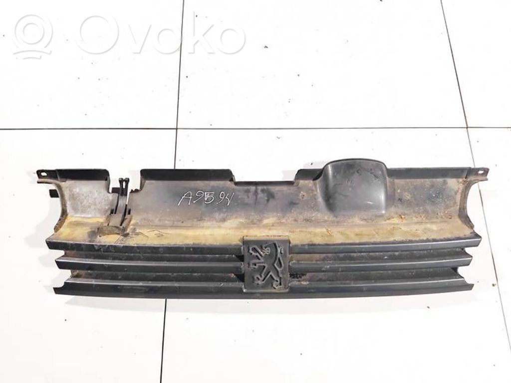 Peugeot 405 Atrapa chłodnicy / Grill 