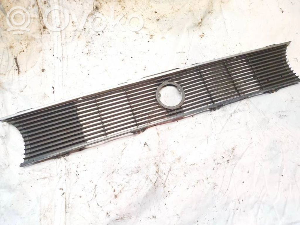 Volkswagen Golf I Atrapa chłodnicy / Grill 