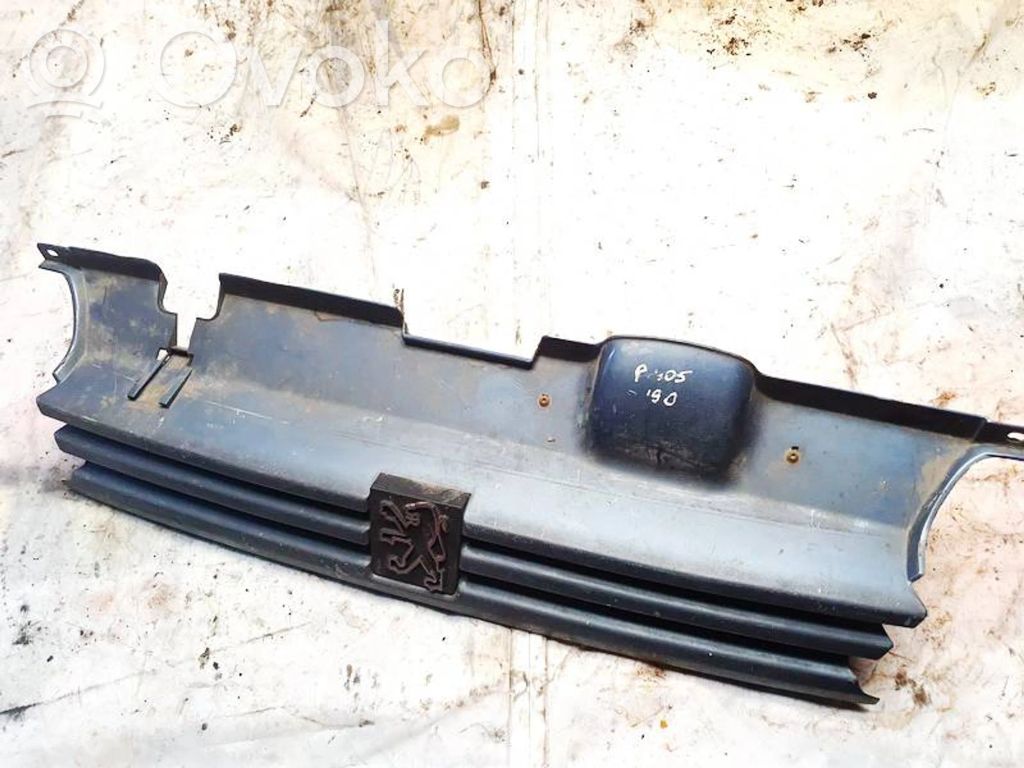 Peugeot 405 Etusäleikkö 