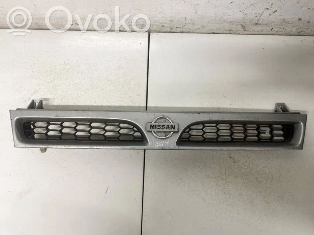 Nissan Sunny Kühlergrill 