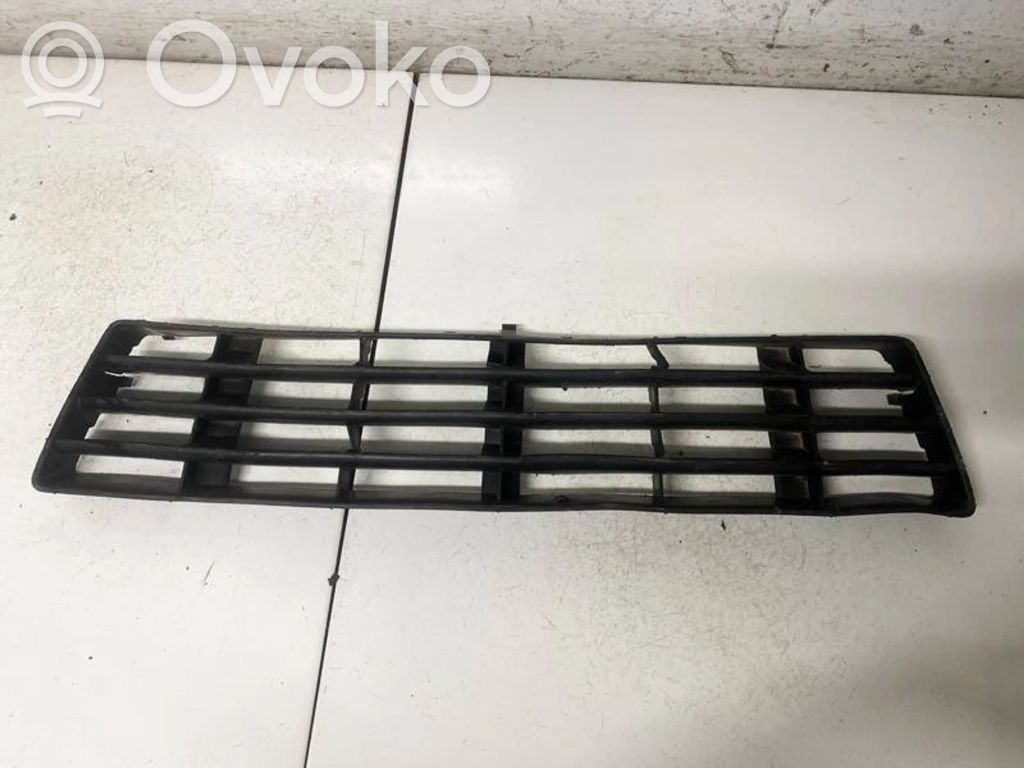 Audi A6 S6 C5 4B Mascherina inferiore del paraurti anteriore 