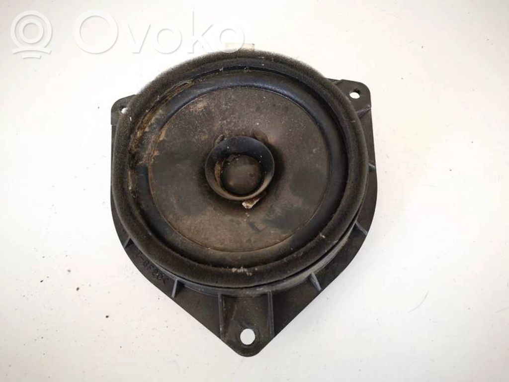 Toyota Avensis Verso Difuzor ușă față 