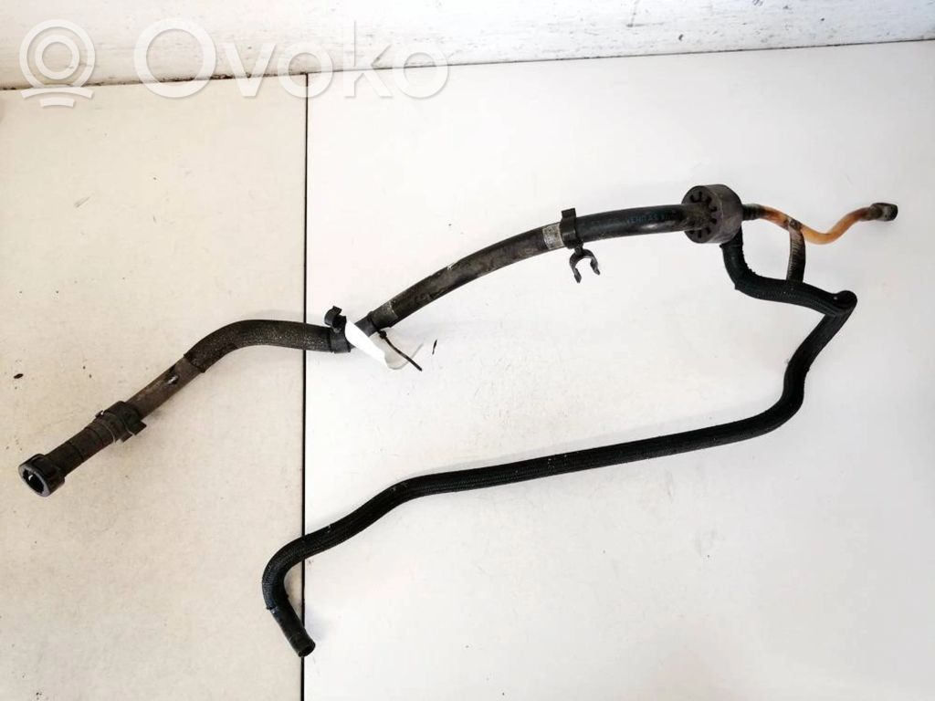 BMW 5 E60 E61 Polttoaineputken letku 
