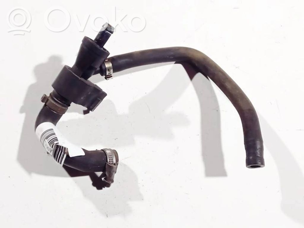 Audi A4 S4 B5 8D Tuyau de liquide de refroidissement moteur