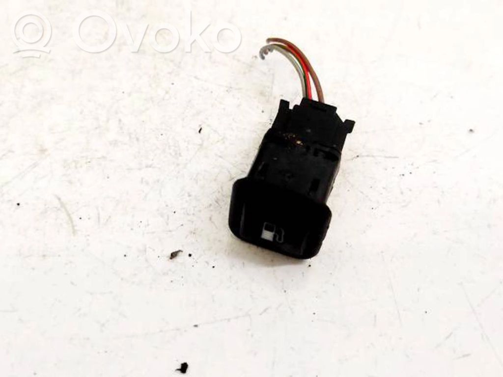 Volkswagen PASSAT B5 Interruttore apertura sportello carburante