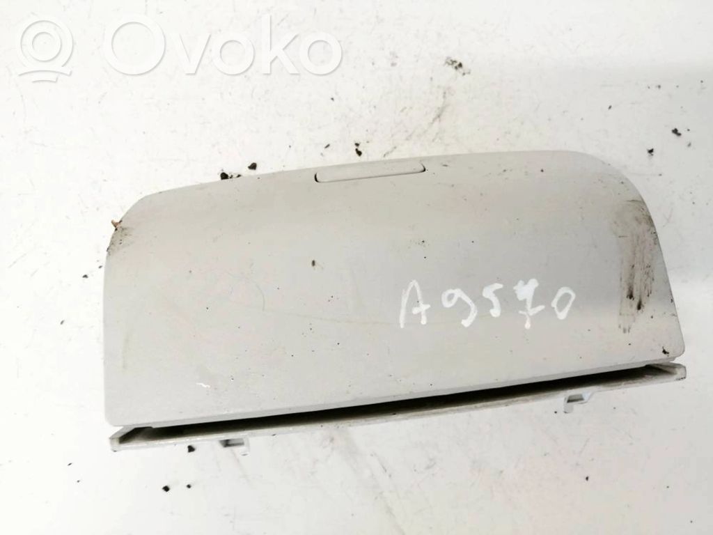 Volkswagen PASSAT B6 Alte piese de interior 