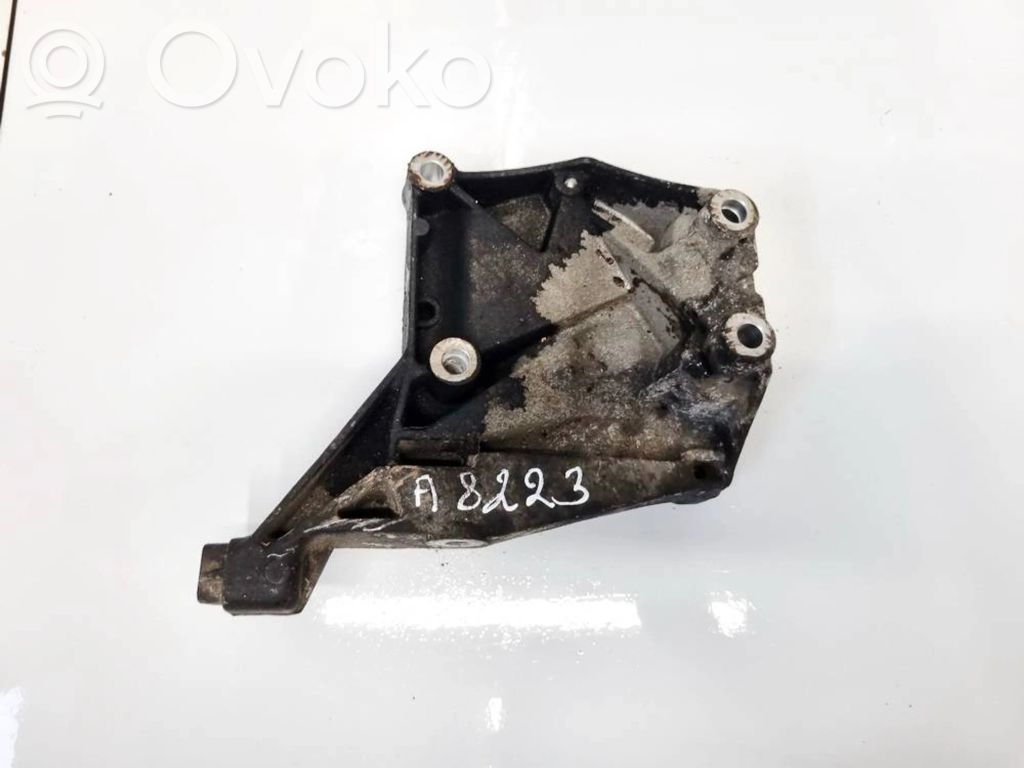Engine mounting bracket   55208165,55208165