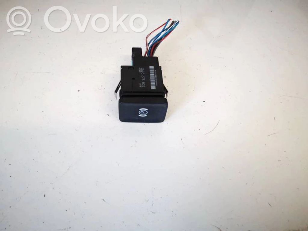Volkswagen PASSAT B6 Interruptor del sensor de aparcamiento (PDC) 