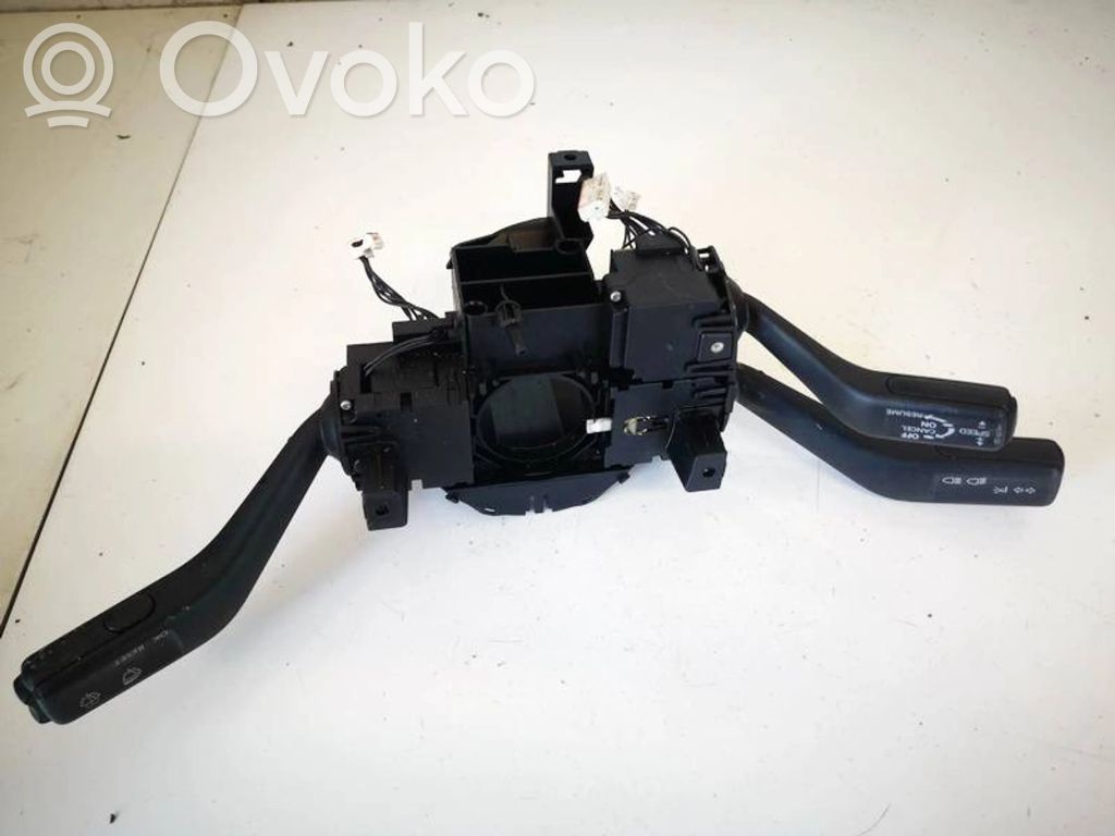 Volkswagen PASSAT B6 Leva/interruttore dell’indicatore di direzione e tergicristallo 