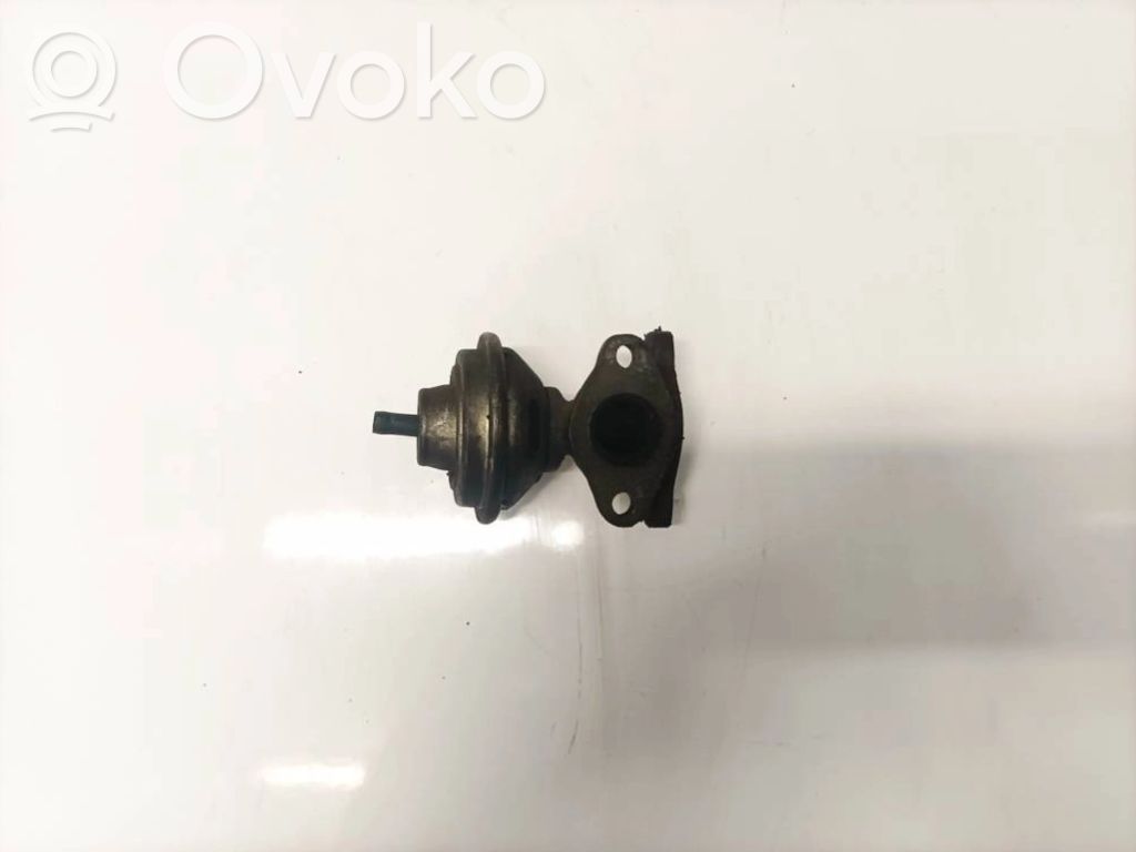Volkswagen PASSAT B3 Valvola EGR