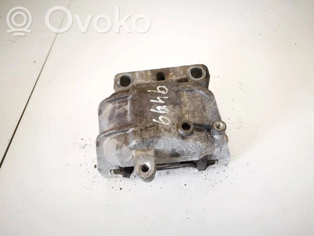 Volkswagen Golf V Supporto di montaggio del motore