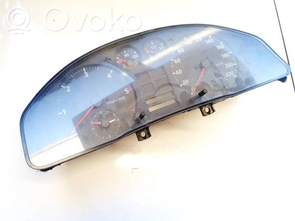 Audi A4 S4 B5 8D Vitezometru (grup de instrumente) 
