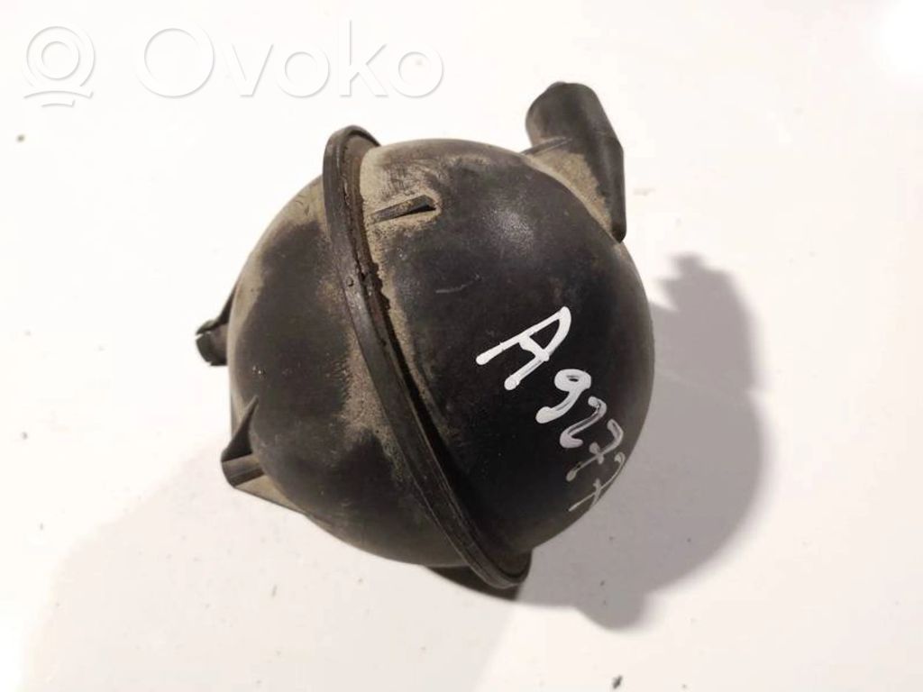 Volkswagen Golf V Rezervor aer vacuum
