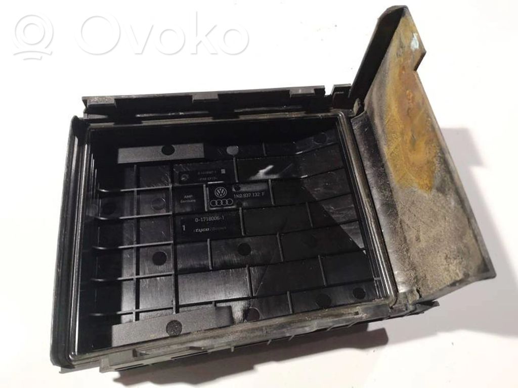 Volkswagen Golf V Coperchio scatola dei fusibili