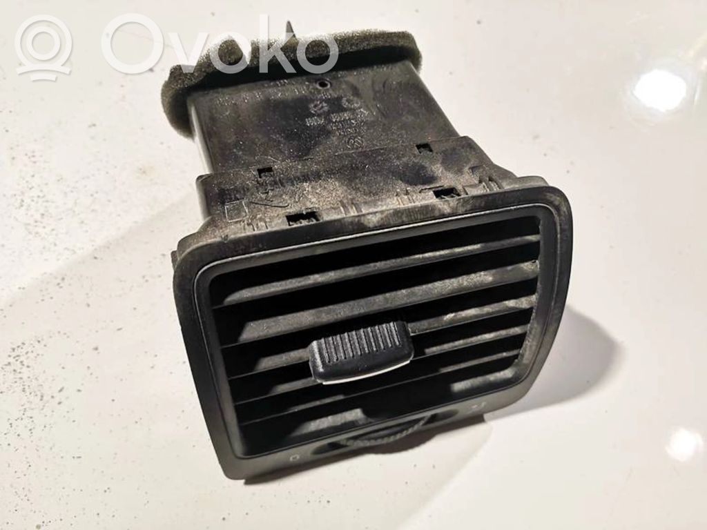 Volkswagen Golf V Rejilla de ventilación central del panel 
