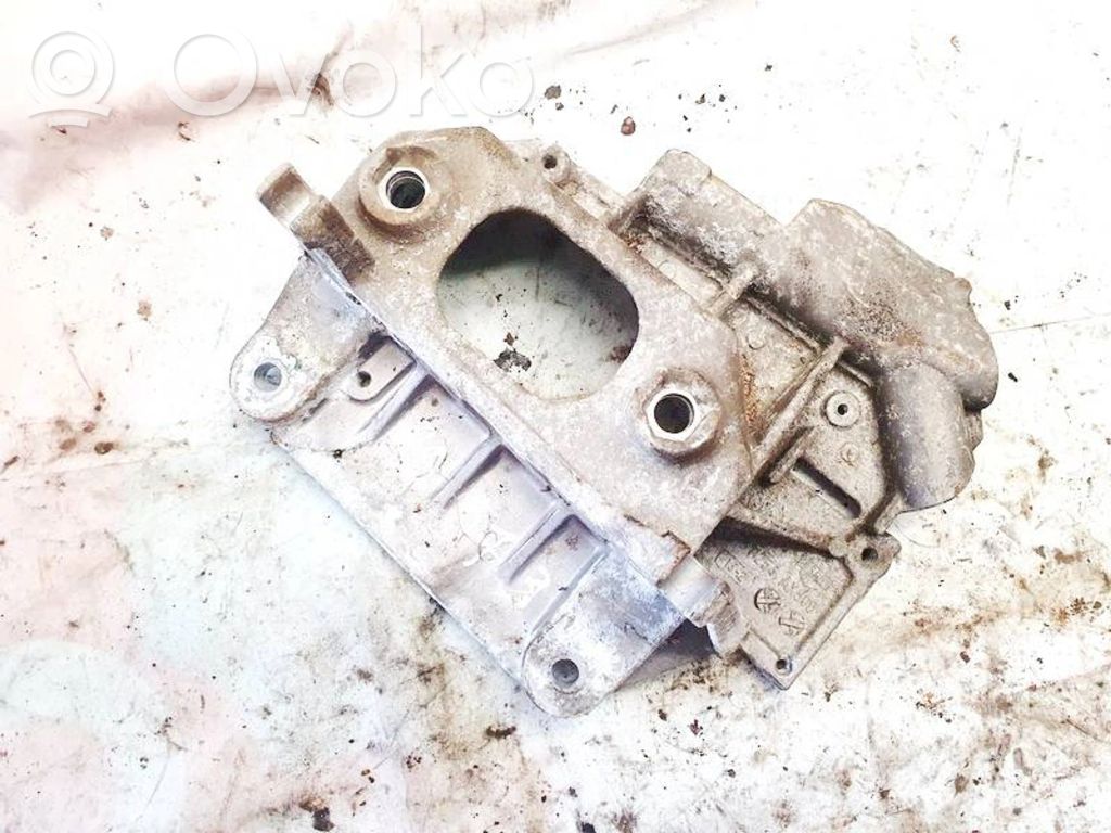 Nissan NV200 Supporto di montaggio del motore (usato) 
