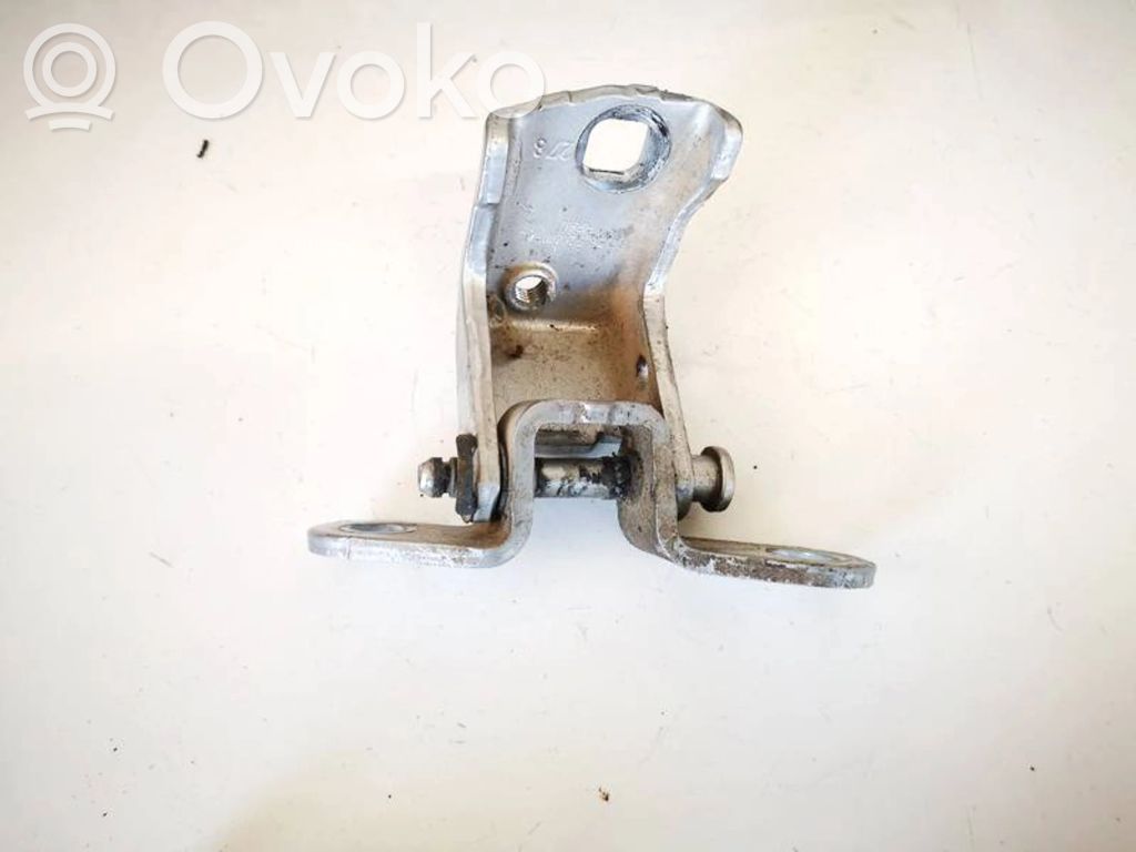Ford Mondeo Mk III Zawias dolny drzwi tylnych 