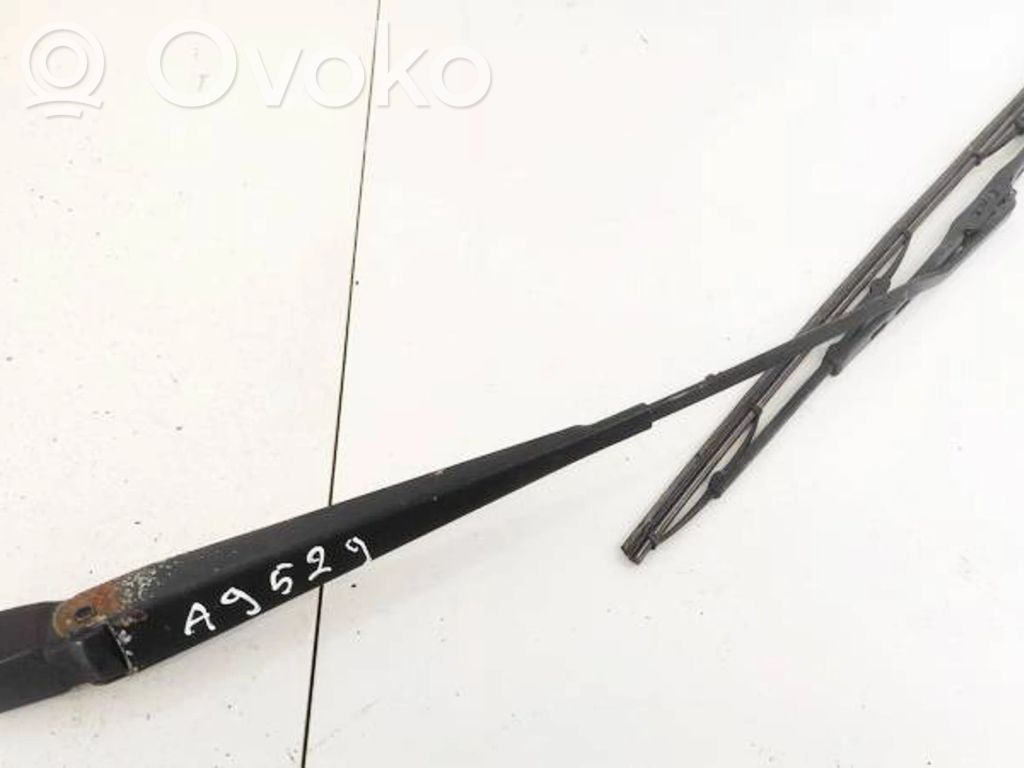Brazo del limpiaparabrisas delantero   YC1517526DA,YC1517526DA,YC1517526DA,YC1517526DA