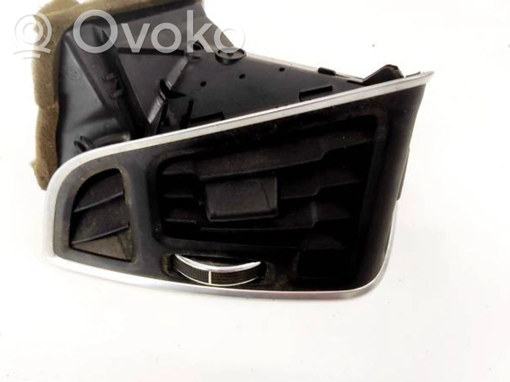 Ford Grand C-MAX Dysze / Kratki środkowego nawiewu deski rozdzielczej 