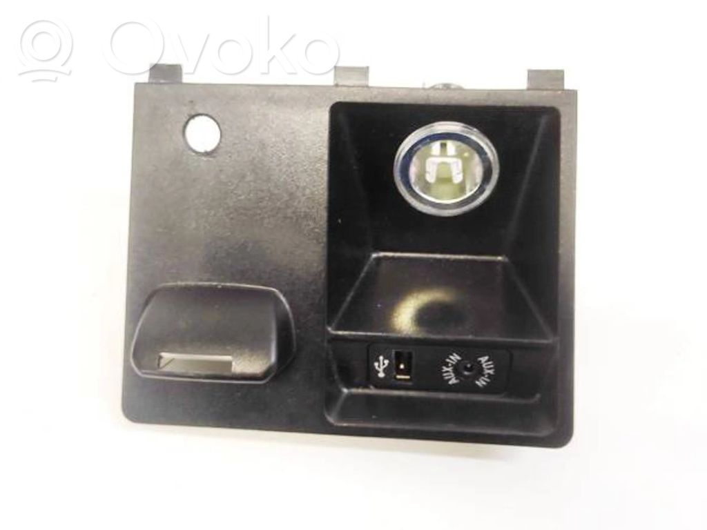 USB-pistokeliitin   51169115084,SP12973,51169115084,SP12973