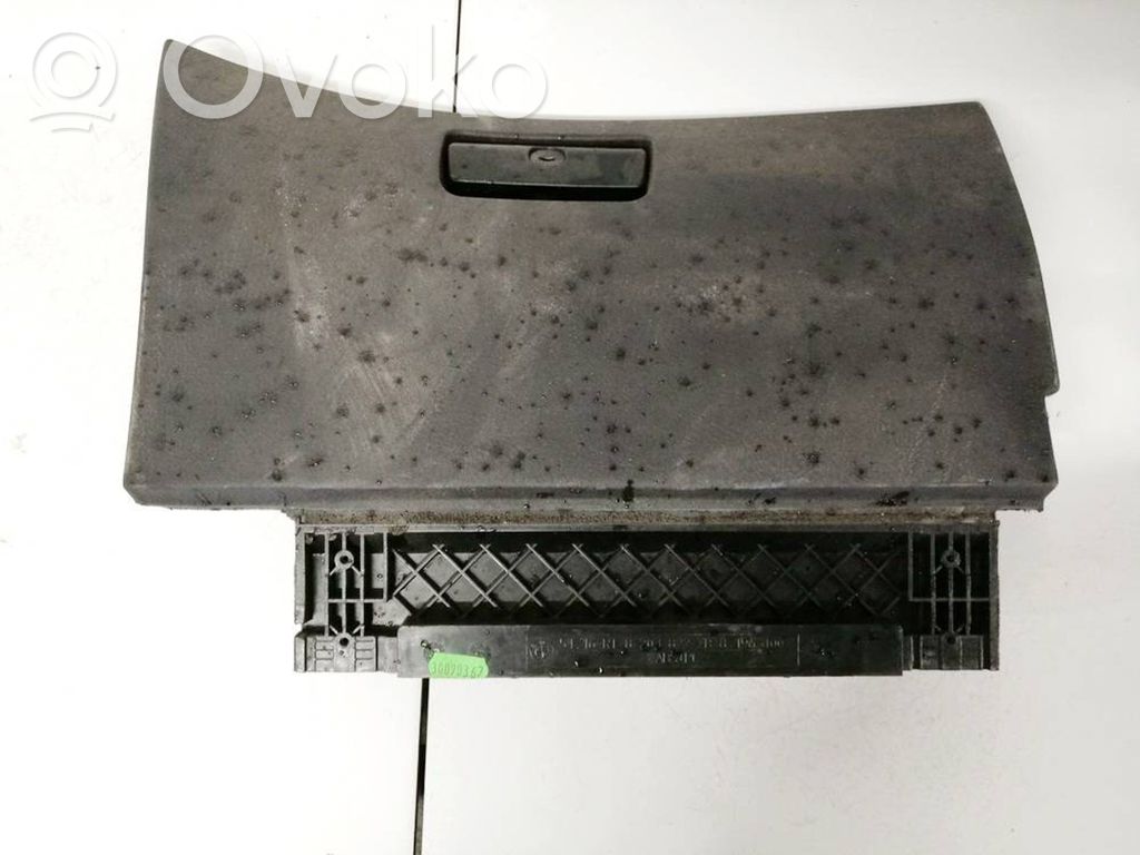 Toyota Avensis T270 Glove box 