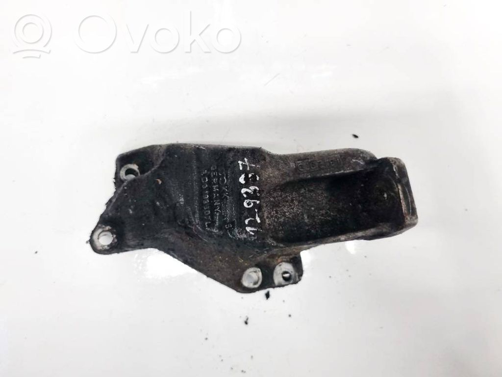 Łapa / Mocowanie silnika   8D0199307L,8D0199307L