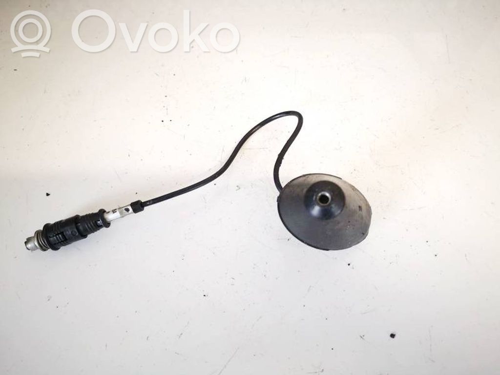 Volkswagen Golf IV GPS-pystyantenni 
