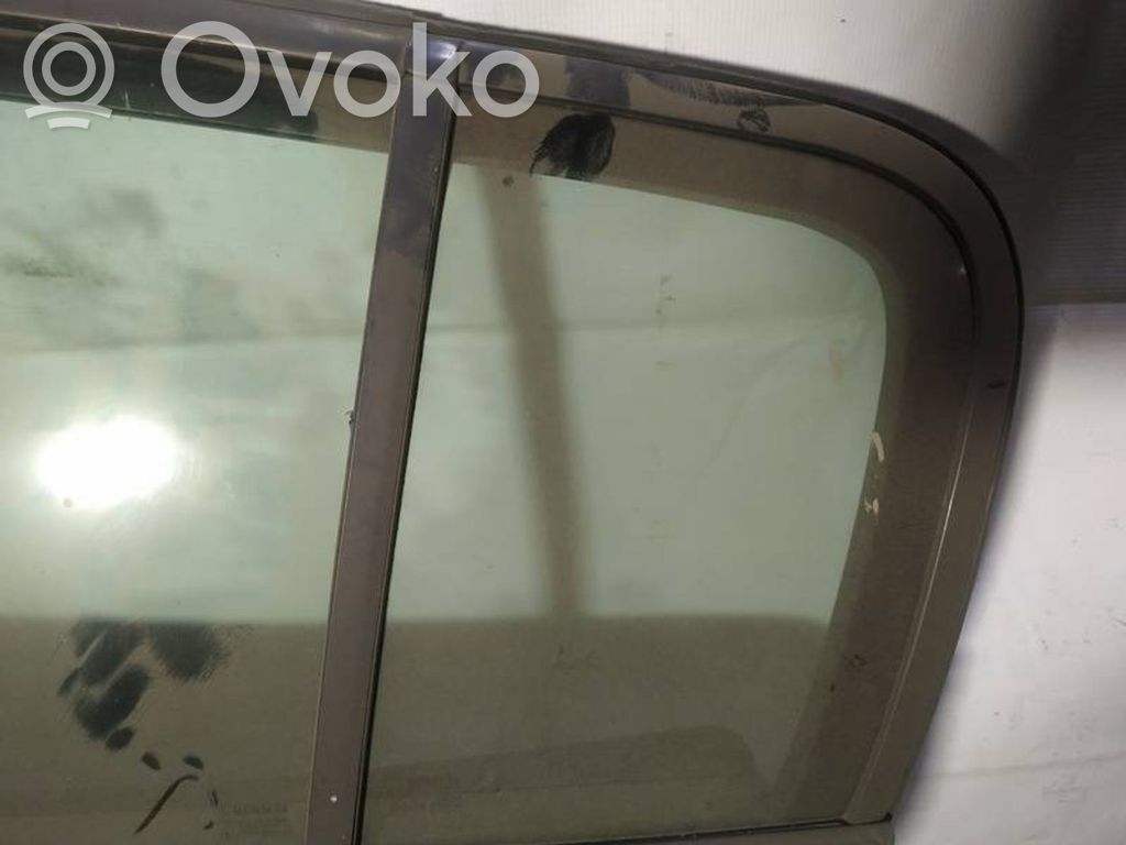 Renault Megane II Vetro del deflettore posteriore 