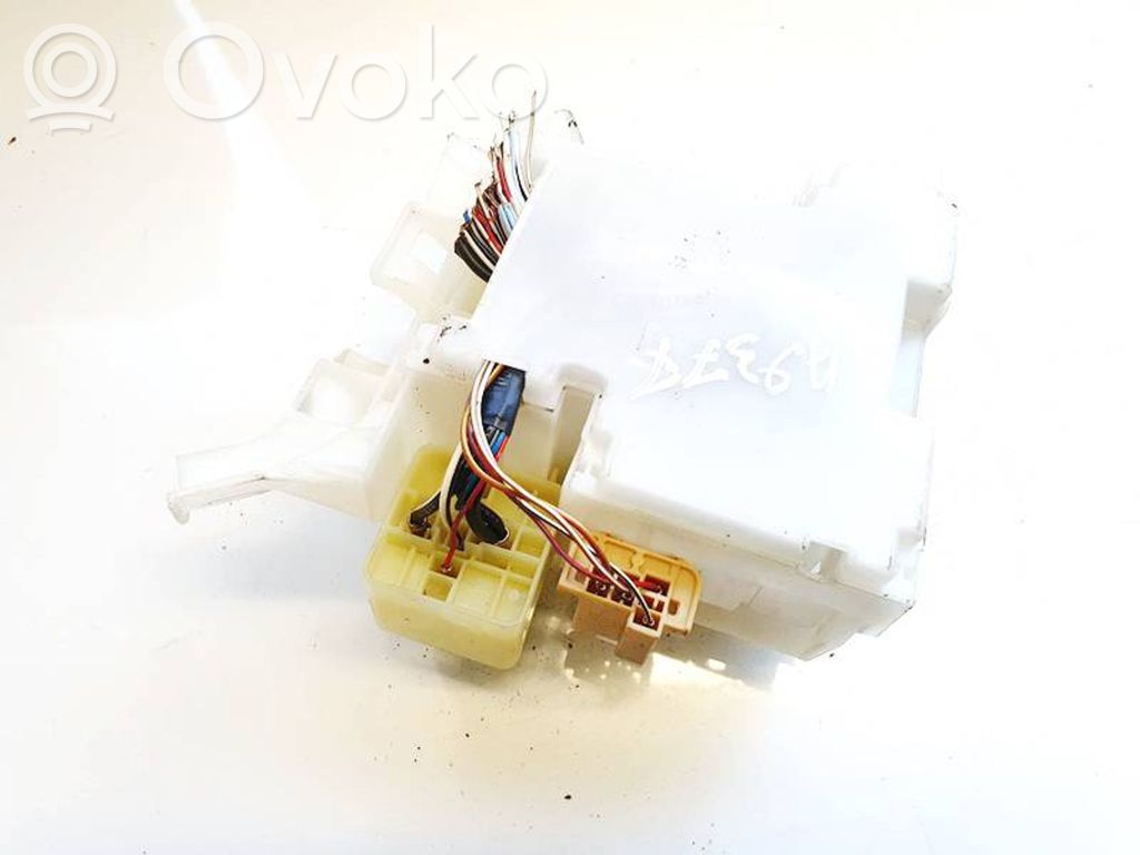 Toyota Corolla Verso E121 Skrzynka bezpieczników / Komplet 