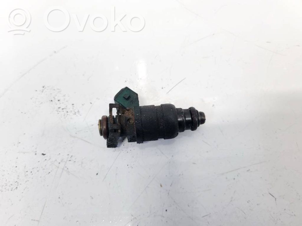 Volkswagen Golf IV Injector combustibil 