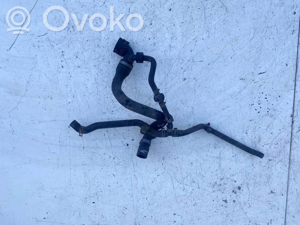 Volkswagen Touareg I Tubo flessibile del liquido di raffreddamento del motore 