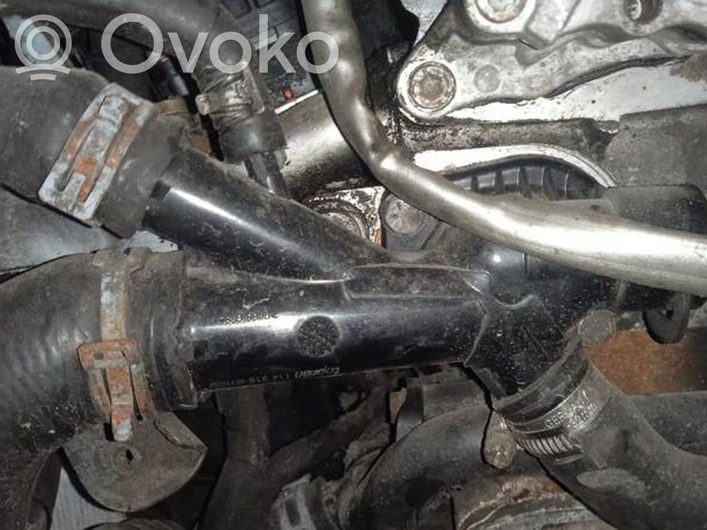 Volkswagen Touran II Tubo flessibile del liquido di raffreddamento del motore 