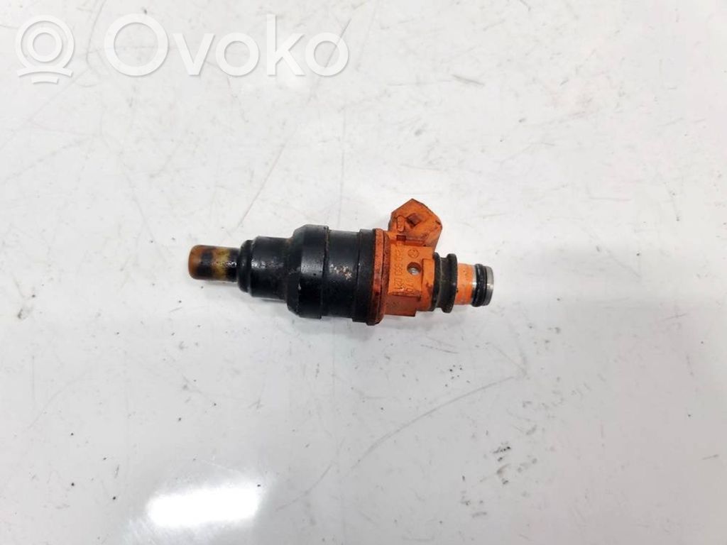 KIA Clarus Inyector de combustible 