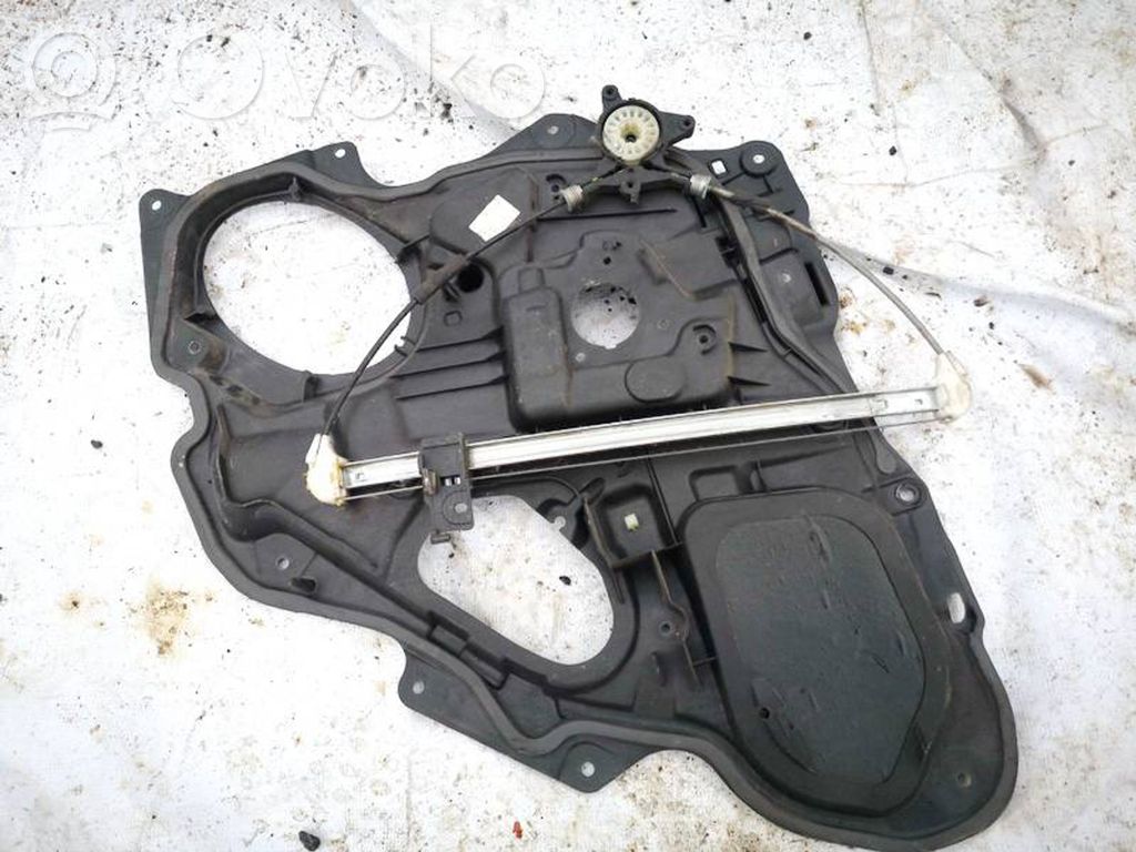 Mazda 3 I Regulador con motor de la ventanilla de la puerta corredera